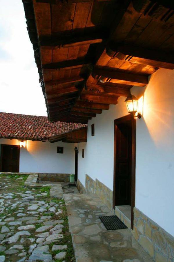 Hotel Divetsite Sliven Exterior foto